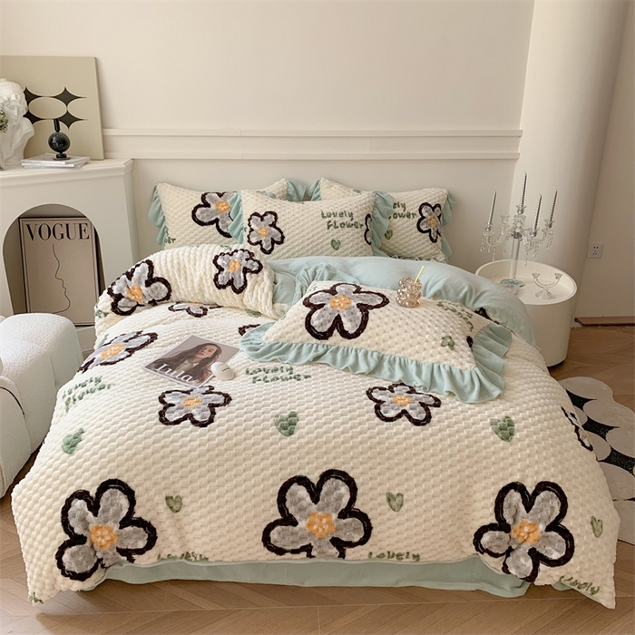 91家纺网 家纺一手货源 找家纺 潘朵拉 2023年新款豆豆绒花边牛奶绒四件套 青雅