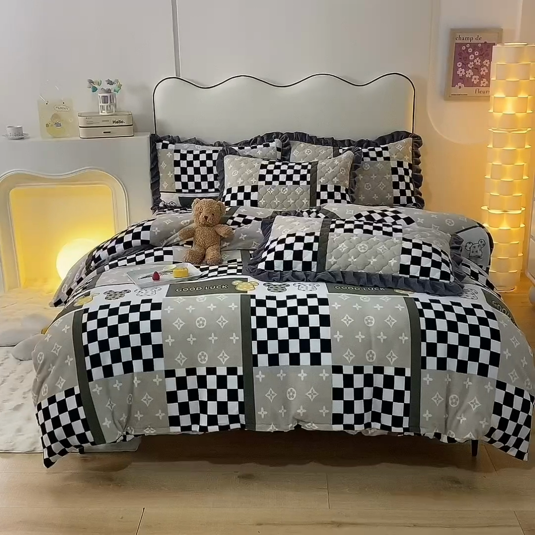 91家纺网 家纺一手货源 找家纺 美达 2025新款A类牛奶绒印花床笠款四件套 夏日物语