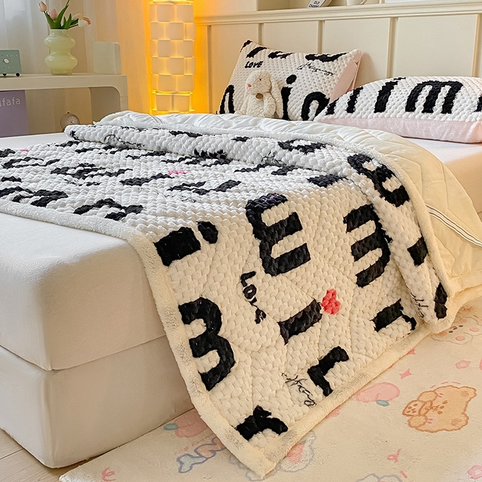 91家纺网 家纺一手货源 找家纺 （总）澳梵家居 2023新款豆豆绒夹棉床护垫