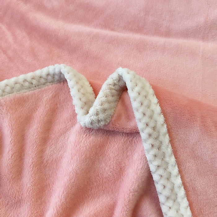 91家纺网 家纺一手货源 找家纺 2023新款400g高克重纯色双面牛奶绒毛毯盖毯毯子 粉色佳人