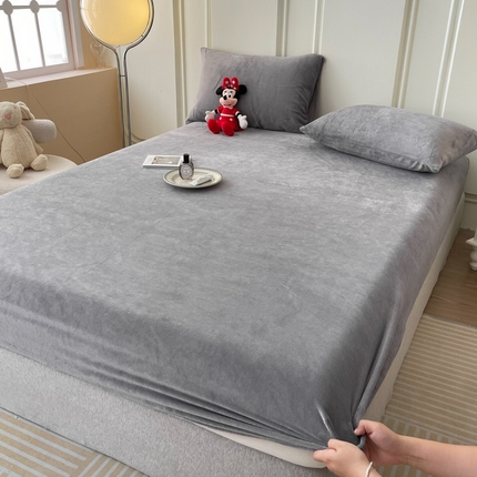 91家纺网 家纺一手货源 找家纺 （总）莎臣豹 2025新款牛奶绒单床笠其他颜色在另外的链接