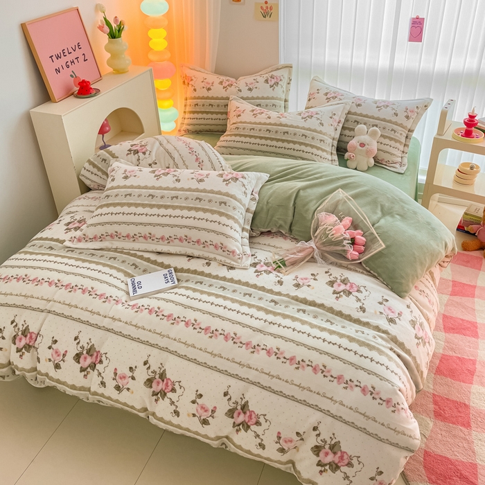 91家纺网 家纺一手货源 找家纺 莱米家纺 2023新款小版牛奶绒印花四件套 繁花似锦