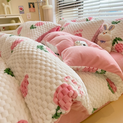 91家纺网 家纺一手货源 找家纺 （总）丝幔家纺 2025新款亲肤舒适母婴级豆豆绒被套四件套