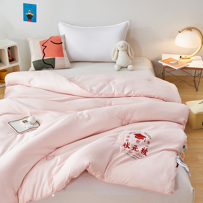 91家纺网 家纺一手货源 找家纺 丽卡家纺 2023新款澳棉提花状元被冬被 樱花粉