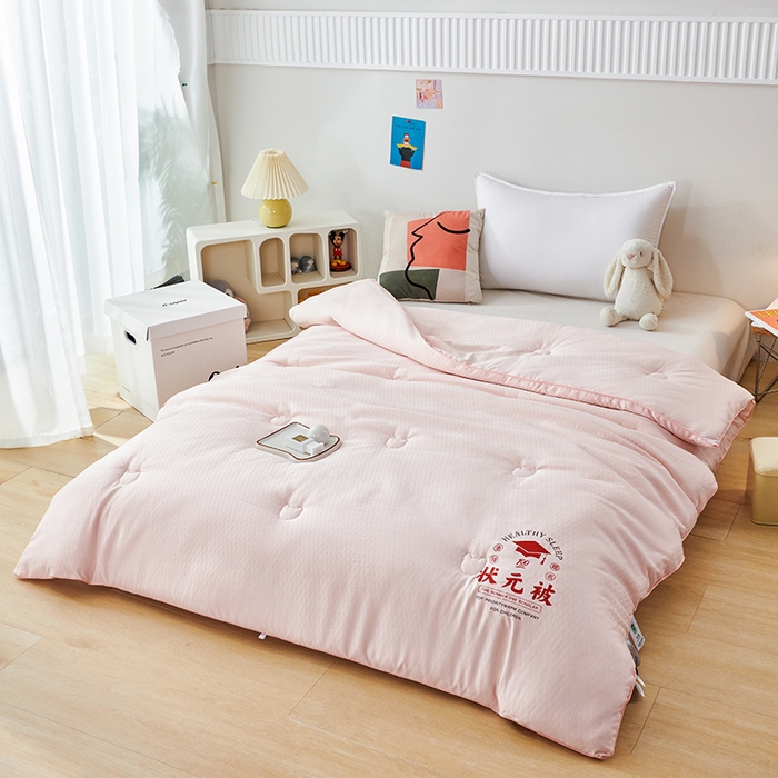 91家纺网 家纺一手货源 找家纺 丽卡家纺 2023新款澳棉提花状元被冬被 樱花粉