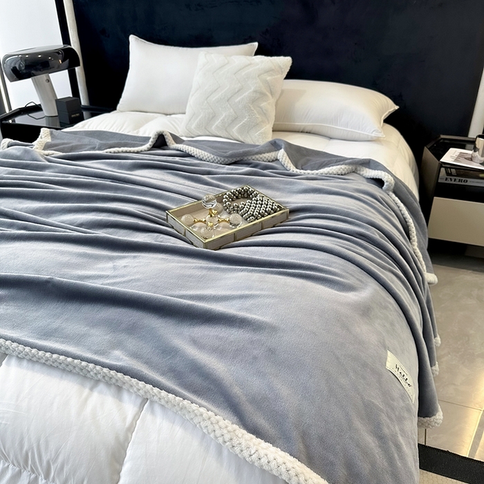 91家纺网 家纺一手货源 找家纺 2023新款400g高克重纯色双面牛奶绒毛毯盖毯毯子 烟灰色