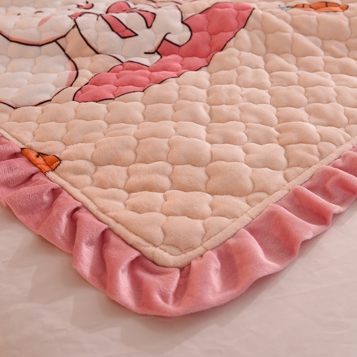 91家纺网 家纺一手货源 找家纺 美达 2025新款A类牛奶绒夹棉床盖 玉兔-粉