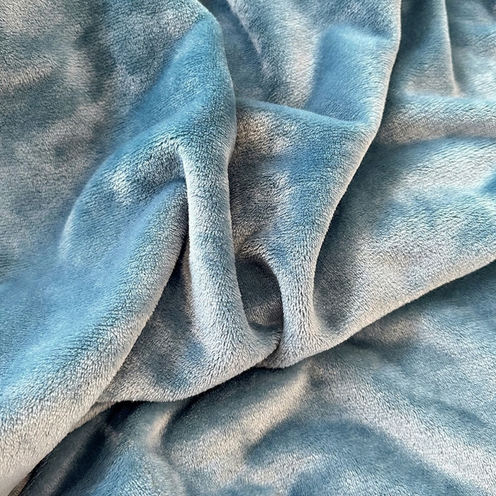 91家纺网 家纺一手货源 找家纺 2023新款400g高克重纯色双面牛奶绒毛毯盖毯毯子 天蓝