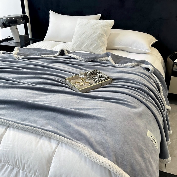 91家纺网 家纺一手货源 找家纺 2023新款400g高克重纯色双面牛奶绒毛毯盖毯毯子 烟灰色