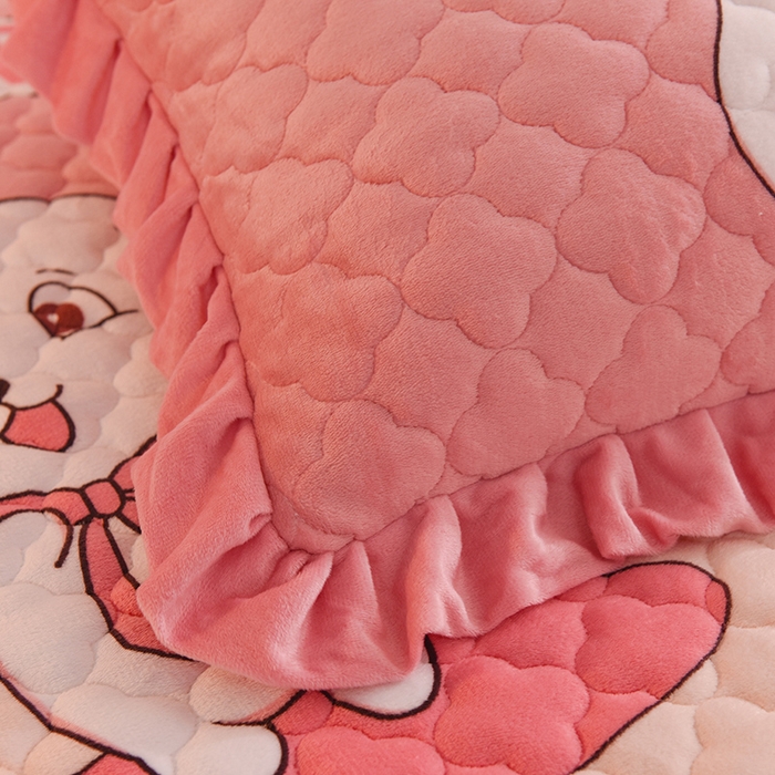 91家纺网 家纺一手货源 找家纺 美达 2025新款A类牛奶绒夹棉床垫 玉兔粉