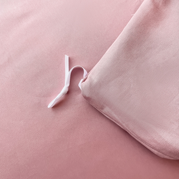 91家纺网 家纺一手货源 找家纺 嘉汀兰家居 2023秋冬新品100支双股长绒棉埋绳纯色四件套-卡西欧系列 浆果色