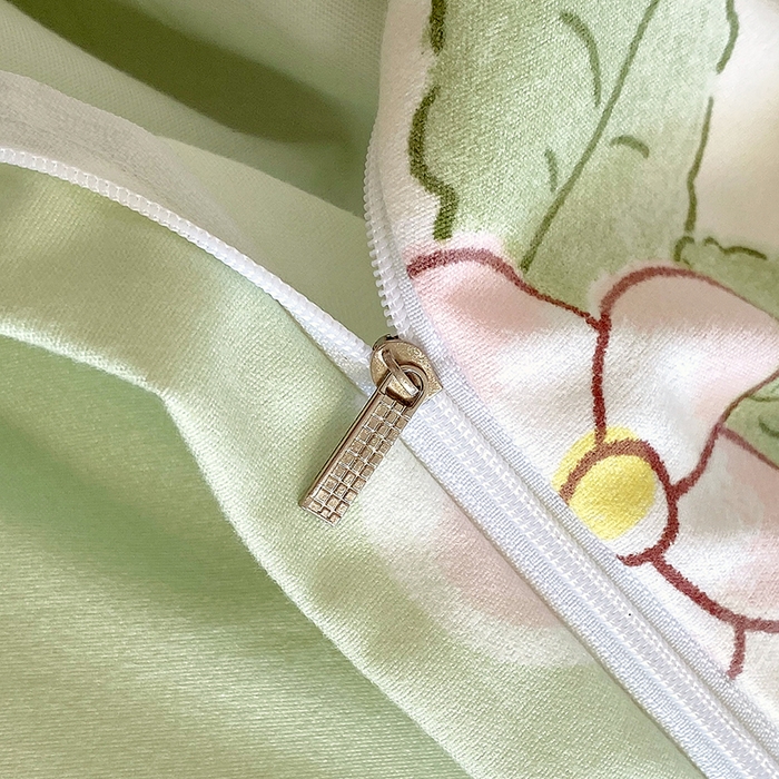 91家纺网 家纺一手货源 找家纺 艾橙家纺 2023新款秋冬新款140g植物羊绒磨毛四件套 仙仙草莓