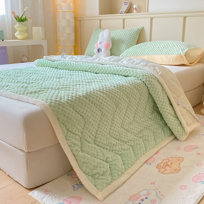 91家纺网 家纺一手货源 找家纺 澳梵家居 2023新款豆豆绒夹棉床护垫 豆豆-嫩绿