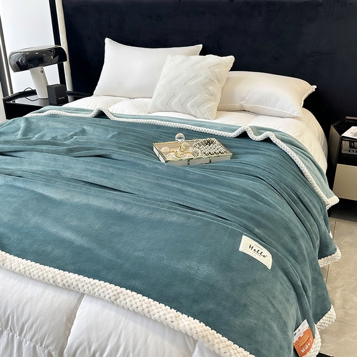 91家纺网 家纺一手货源 找家纺 2023新款400g高克重纯色双面牛奶绒毛毯盖毯毯子 水绿色