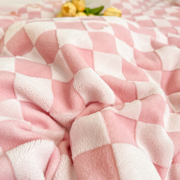 91家纺网 家纺一手货源 找家纺 （总）雅居纺家纺 2023新款立体雕花牛奶绒幸运花系列