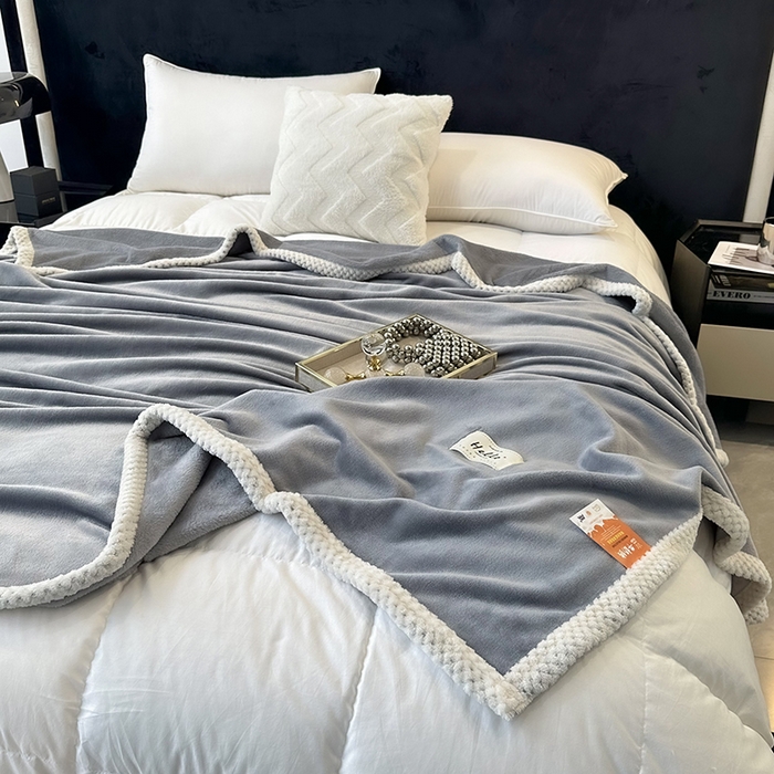 91家纺网 家纺一手货源 找家纺 2023新款400g高克重纯色双面牛奶绒毛毯盖毯毯子 烟灰色
