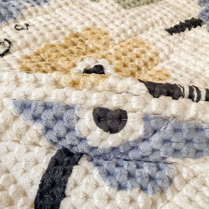 91家纺网 家纺一手货源 找家纺 澳梵家居 2023新款豆豆绒夹棉床护垫 花季