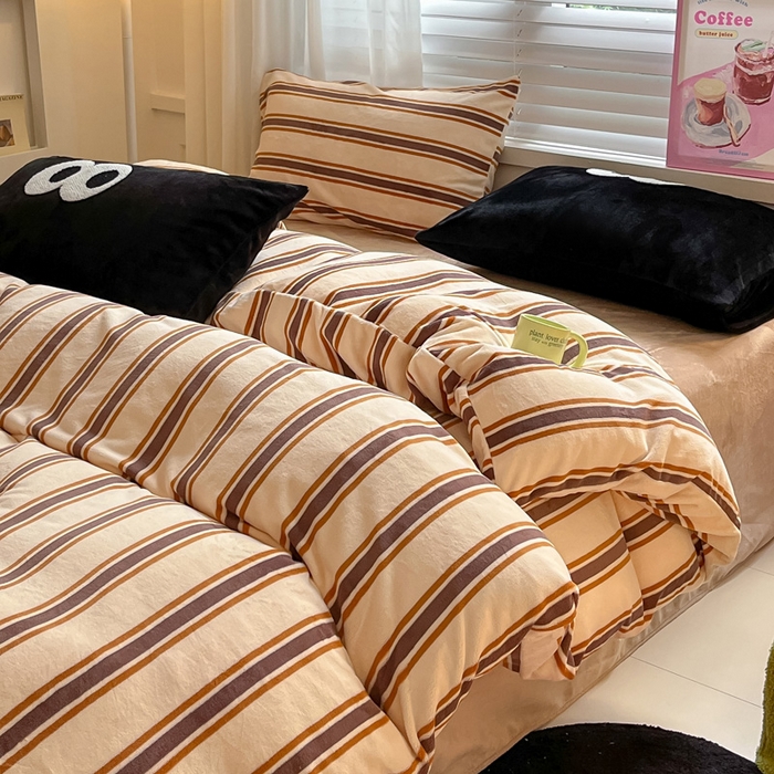 91家纺网 家纺一手货源 找家纺 雅居纺家纺 2023新款毛巾绣混搭牛奶绒四件套 混搭咖条