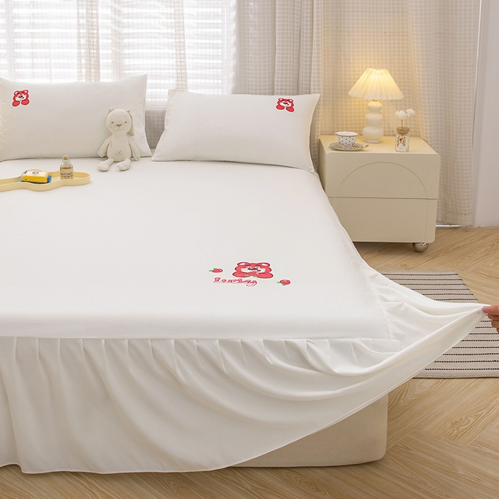 91家纺网 家纺一手货源 找家纺 极梦家纺（支持定制） 2025新款韩版纯色卡通单床裙三件套素色 米白可爱熊