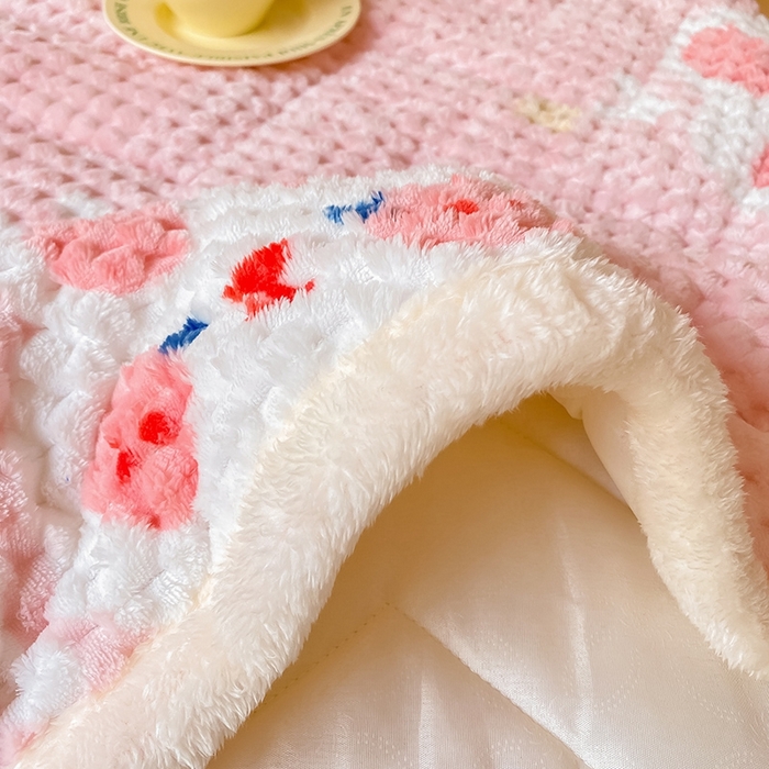 91家纺网 家纺一手货源 找家纺 澳梵家居 2023新款豆豆绒夹棉床护垫 奶油味兔兔