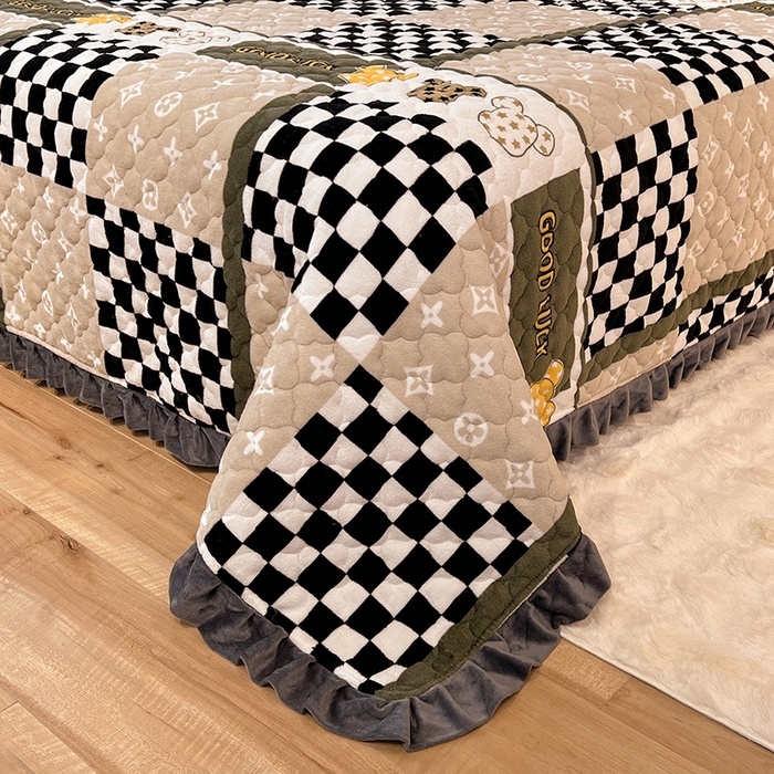 91家纺网 家纺一手货源 找家纺 美达 2025新款A类牛奶绒夹棉床盖 夏日物语