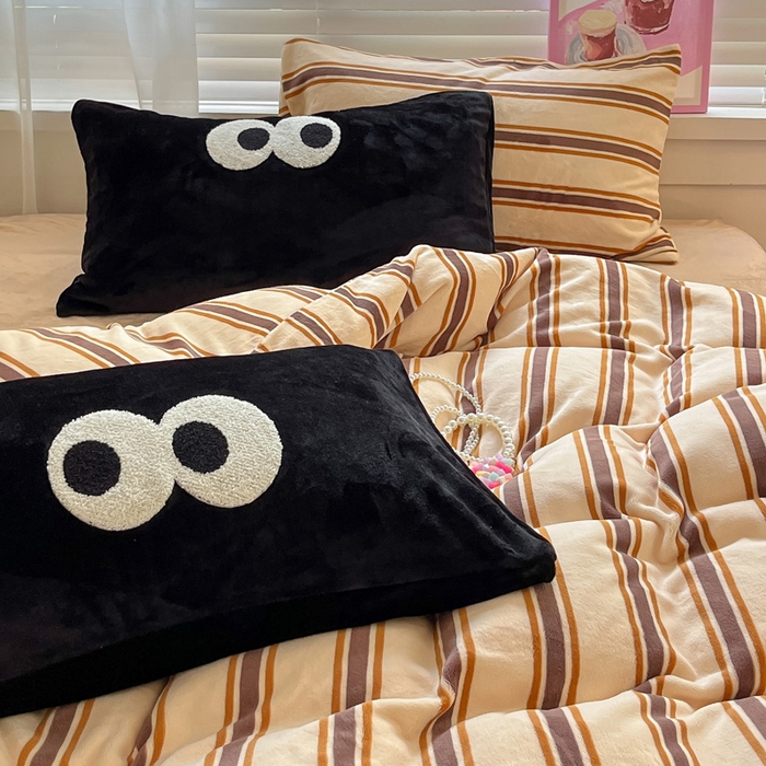 91家纺网 家纺一手货源 找家纺 雅居纺家纺 2023新款毛巾绣混搭牛奶绒四件套 混搭咖条