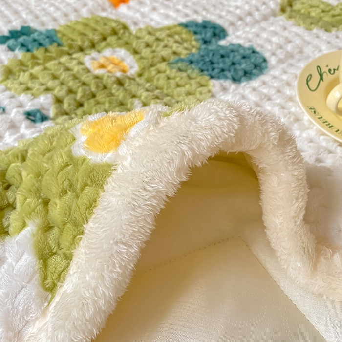 91家纺网 家纺一手货源 找家纺 澳梵家居 2023新款豆豆绒夹棉床护垫 绿色心情