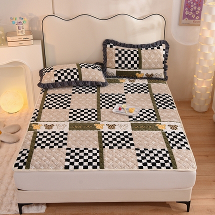 91家纺网 家纺一手货源 找家纺 美达 2025新款A类牛奶绒夹棉床垫 夏日物语