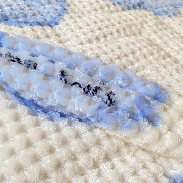 91家纺网 家纺一手货源 找家纺 澳梵家居 2023新款豆豆绒夹棉床护垫 爱的抱抱