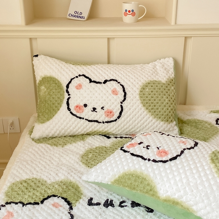 91家纺网 家纺一手货源 找家纺 澳梵家居 2023新款豆豆绒夹棉床护垫 幸运小熊