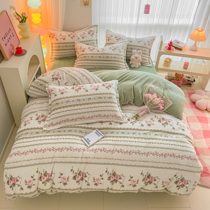 91家纺网 家纺一手货源 找家纺 莱米家纺 2023新款小版牛奶绒印花四件套 繁花似锦