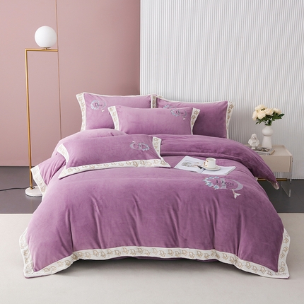 91家纺网 家纺一手货源 找家纺 寐时代 2023新款轻奢高端贵妃绒绒绣花款四件套 璀璨迪奥-紫