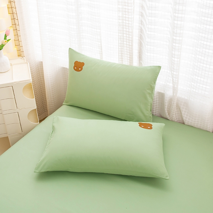 91家纺网 家纺一手货源 找家纺 极梦家纺（支持定制） 2025新款韩版纯色卡通单床裙三件套素色 草绿小熊