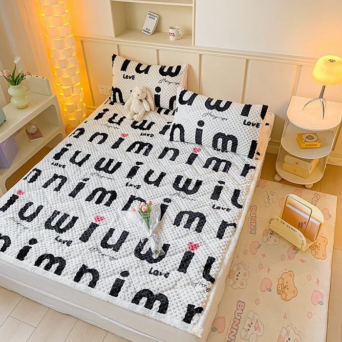 91家纺网 家纺一手货源 找家纺 （总）澳梵家居 2023新款豆豆绒夹棉床护垫