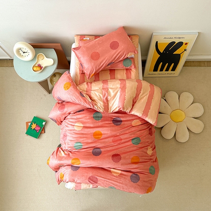 91家纺网 家纺一手货源 找家纺 2023新款牛奶绒婴儿绒韩式儿童套件 粉圈圈