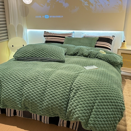 91家纺网 家纺一手货源 找家纺 （总）花漾家居 2023新款波西米亚风金龟绒牛奶绒双拼四件套