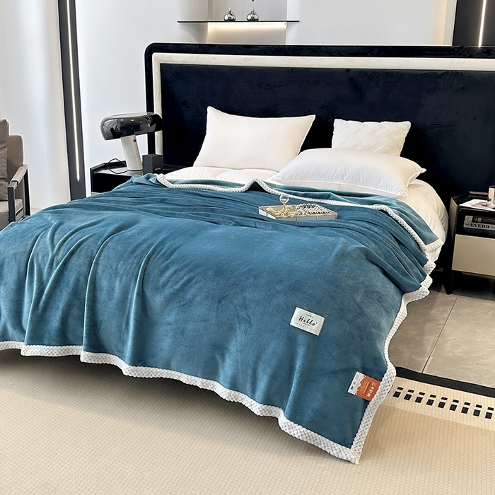 91家纺网 家纺一手货源 找家纺 2023新款400g高克重纯色双面牛奶绒毛毯盖毯毯子 天蓝