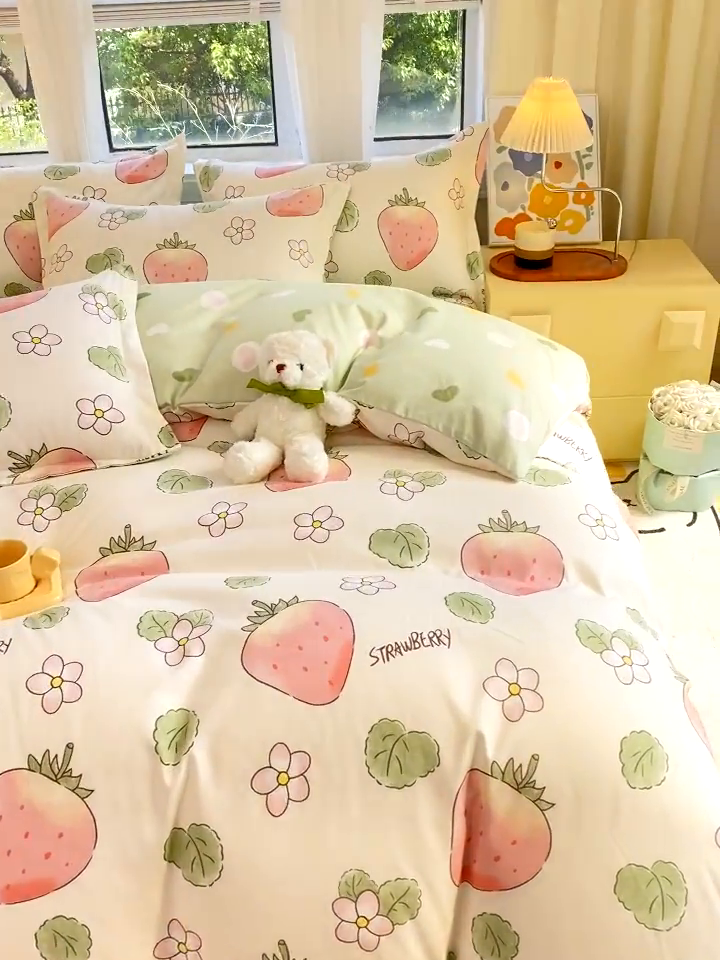 91家纺网 家纺一手货源 找家纺 艾橙家纺 2023新款秋冬新款140g植物羊绒磨毛四件套 仙仙草莓