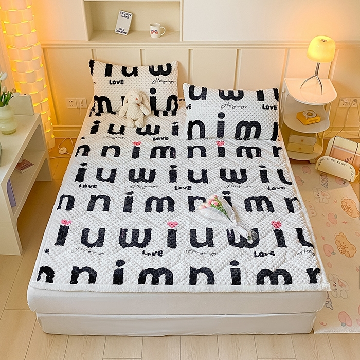 91家纺网 家纺一手货源 找家纺 （总）澳梵家居 2023新款豆豆绒夹棉床护垫