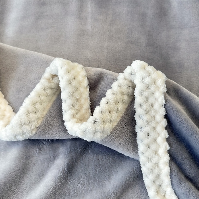 91家纺网 家纺一手货源 找家纺 2023新款400g高克重纯色双面牛奶绒毛毯盖毯毯子 烟灰色