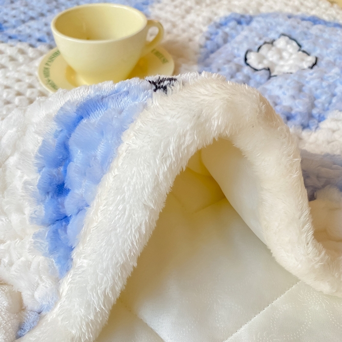 91家纺网 家纺一手货源 找家纺 澳梵家居 2023新款豆豆绒夹棉床护垫 爱的抱抱