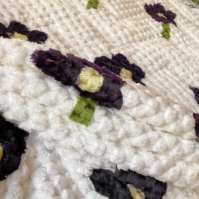 91家纺网 家纺一手货源 找家纺 澳梵家居 2023新款豆豆绒夹棉床护垫 小花花