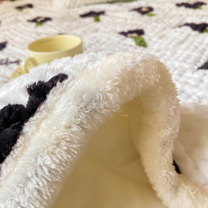 91家纺网 家纺一手货源 找家纺 澳梵家居 2023新款豆豆绒夹棉床护垫 小花花