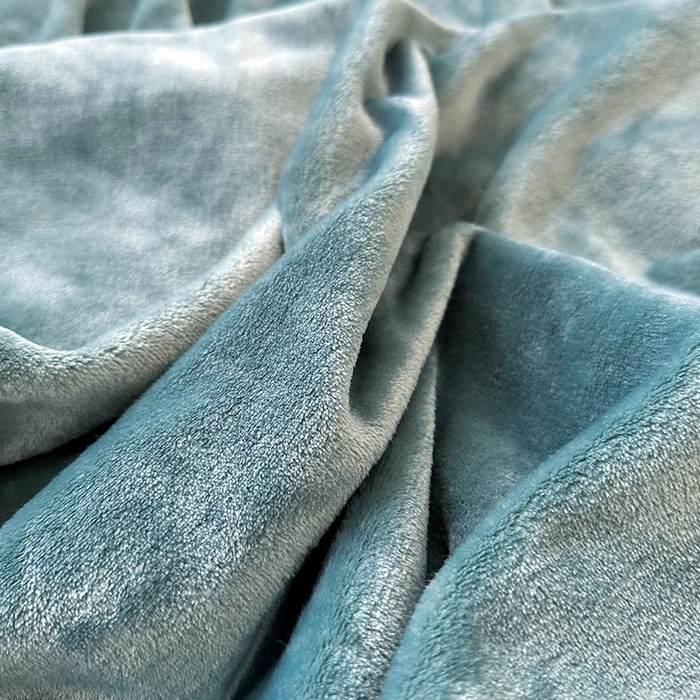 91家纺网 家纺一手货源 找家纺 2023新款400g高克重纯色双面牛奶绒毛毯盖毯毯子 水绿色