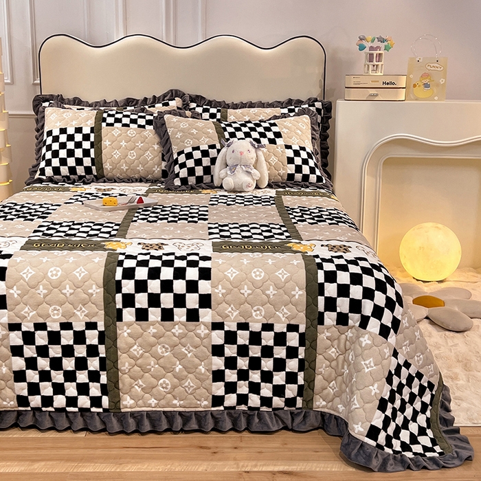 91家纺网 家纺一手货源 找家纺 美达 2025新款A类牛奶绒夹棉床盖 夏日物语