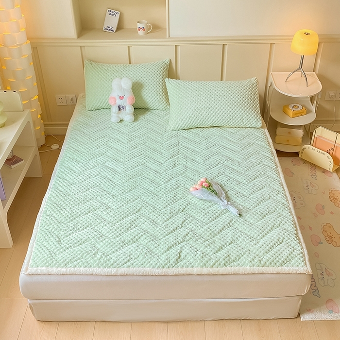 91家纺网 家纺一手货源 找家纺 澳梵家居 2023新款豆豆绒夹棉床护垫 豆豆-嫩绿