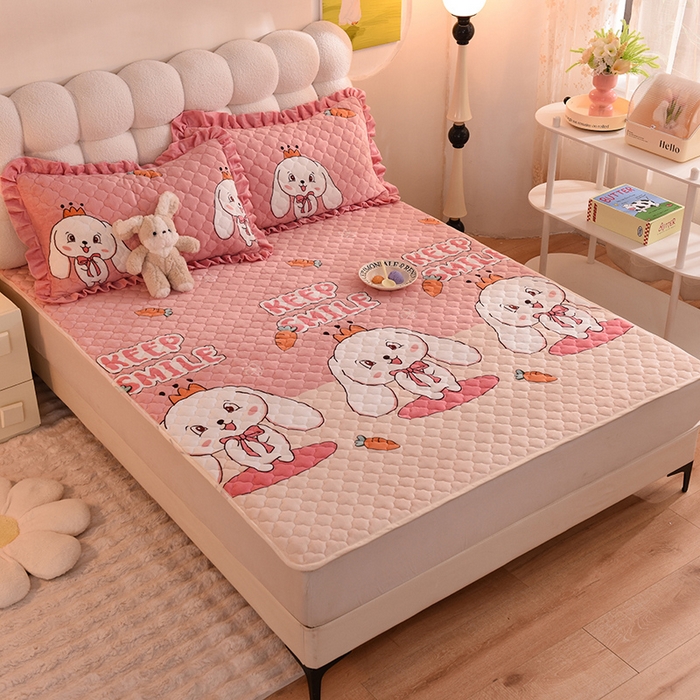 91家纺网 家纺一手货源 找家纺 美达 2025新款A类牛奶绒夹棉床垫 玉兔粉