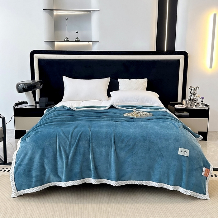 91家纺网 家纺一手货源 找家纺 2023新款400g高克重纯色双面牛奶绒毛毯盖毯毯子 天蓝