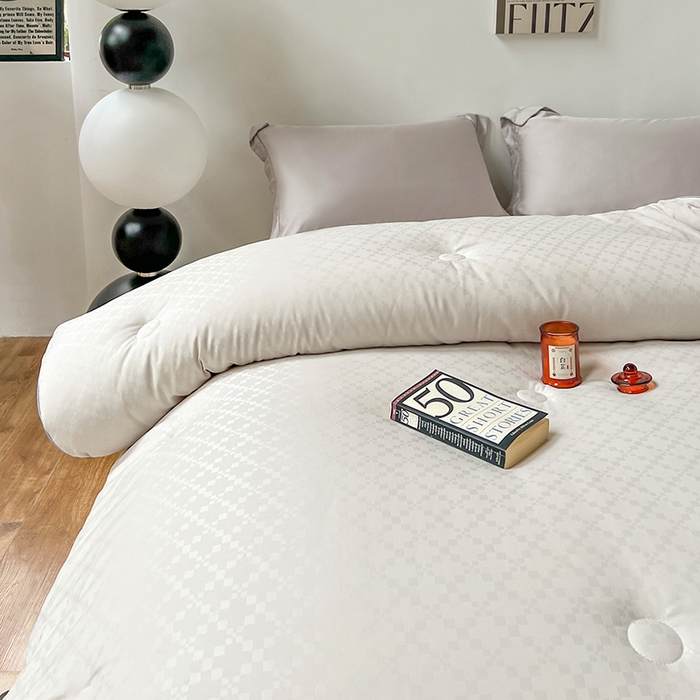 91家纺网 家纺一手货源 找家纺 （总）爱衫妮  2025新款大豆被贡缎段格