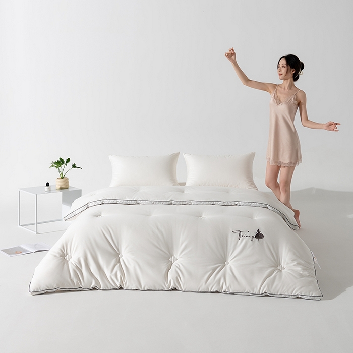 91家纺网 家纺一手货源 找家纺 （总）瑞驰家纺 2023新款A类抗菌长绒棉大豆被缇娜系列风格二